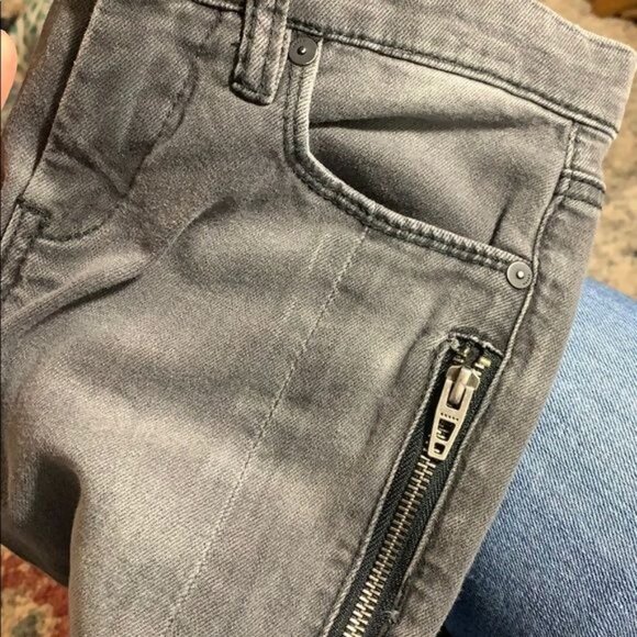 Blank NYC Patchwork Skinny Jeans Size 26 Washed Gray Zipper Detail Fray Hem - Picture 4 of 7
